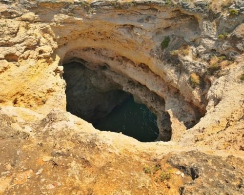 La grotte de Bénagil aux 7 vallées suspendues en Algarve